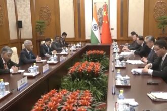 एस जयशंकर की चीन यात्रा: 'मतभेद विवाद में ना बदलें', सीमा विवाद सुलझाने पर दिया जोर