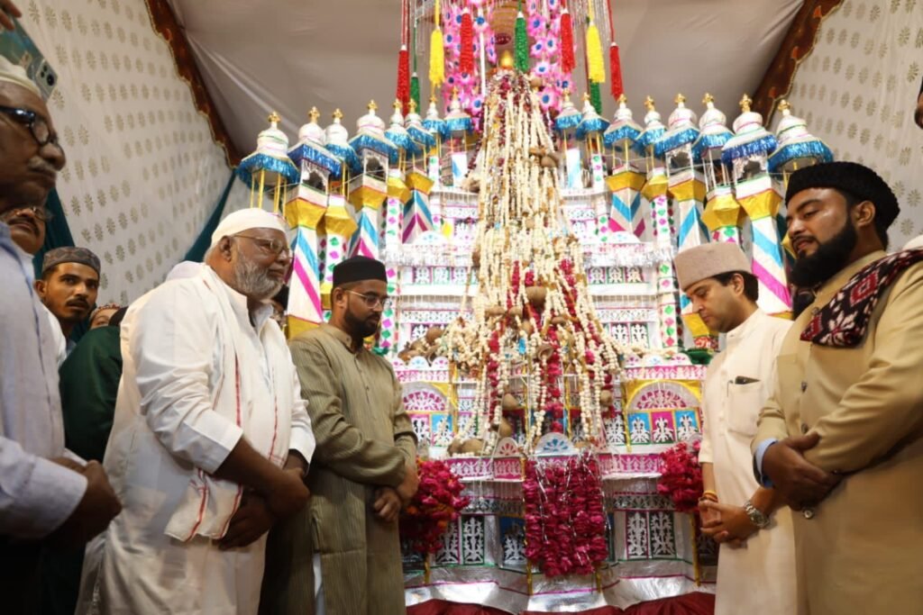 ग्वालियर में सिंधिया राजवंश ने निभाई सदियों पुरानी ताजिया परंपरा, ज्योतिरादित्य सिंधिया ने की सेहराबंदी