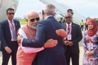 मालदीव में पीएम मोदी का ऐतिहासिक स्वागत: राष्ट्रपति मुइज्जू पहुंचे एयरपोर्ट, चीन-पाकिस्तान को बड़ा झटका