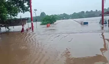 एमपी के 54 बड़े बांध फुल, कई ओवरफ्लो: भारी बारिश से नर्मदा के घाट डूबे, ग्वालियर समेत 12 जिलों में अलर्ट