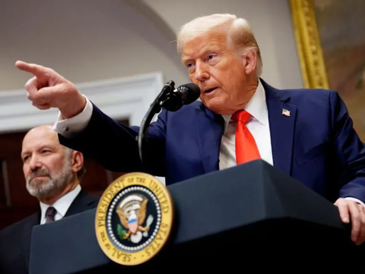 अमेरिका ने कनाडा पर 35% टैरिफ लगाया, ट्रंप की चेतावनी – जवाबी कार्रवाई की तो होगा और सख्त वार