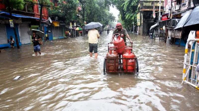 छत्तीसगढ़ की 25 बड़ी खबरें: नक्सली गतिविधि, बारिश से आफत, छात्रों का विरोध और प्रशासनिक फैसले