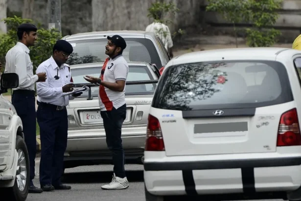 दिल्ली में गाड़ियों पर बैनदिल्ली में गाड़ियों पर बैन