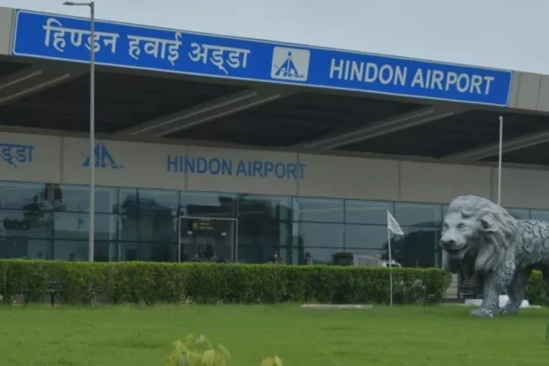 हिंडन एयरपोर्ट से इंडिगो की फ्लाइट
