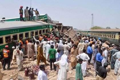 पाकिस्तान: इस्लामाबाद एक्सप्रेस पटरी से उतरी, 30 यात्री घायल, तीन की हालत गंभीर