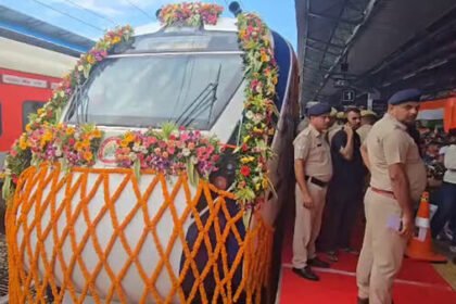 एक ही दिन में वैष्णो देवी और स्वर्ण मंदिर दर्शन अब आसान, शुरू हुई अमृतसर-कटरा वंदे भारत ट्रेन