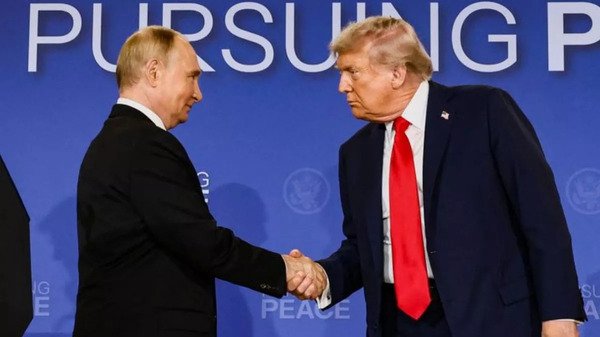 रूस से ट्रेड करना चाहता है अमेरिका: प्रतिबंध हटाने और न्यूक्लियर एनर्जी शिप्स खरीदने की तैयारी