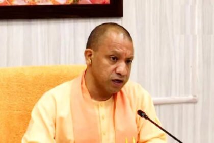 धर्मांतरण पर सीएम योगी का बड़ा बयान: आगरा समीक्षा बैठक में दिए कड़े निर्देश
