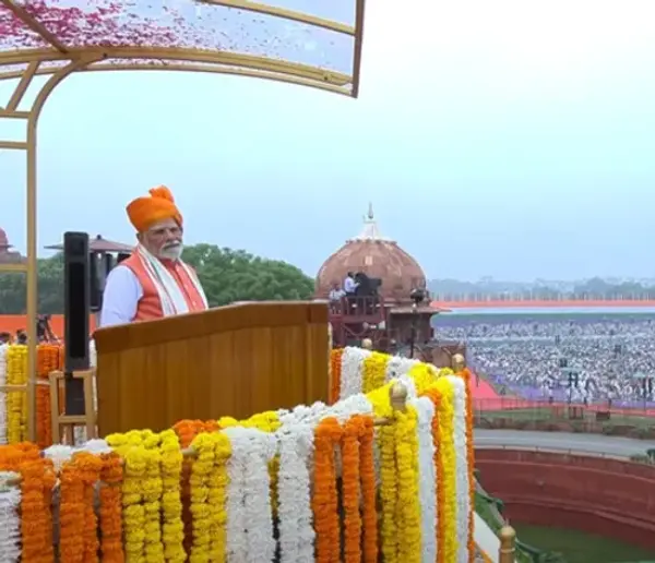 लाल किले से PM मोदी का बड़ा ऐलान: 2035 तक देश को मिलेगा 'मिशन सुदर्शन चक्र' सुरक्षा कवच
