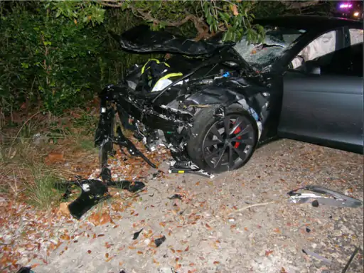 टेस्ला ऑटोपायलट हादसा: कोर्ट ने दिया 2100 करोड़ मुआवजे का आदेश