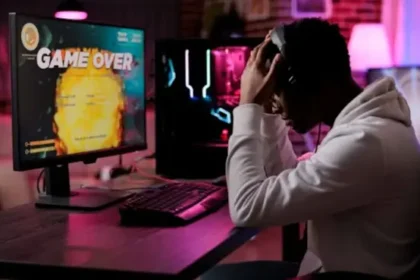 Online Gaming: खेल-खेल में बर्बादी,45 करोड़ लोग हर साल गंवाते हैं 20,000 करोड़