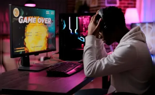Online Gaming: खेल-खेल में बर्बादी,45 करोड़ लोग हर साल गंवाते हैं 20,000 करोड़