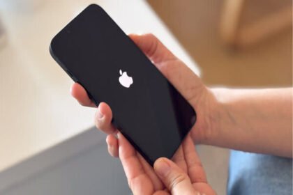 Apple का अमेरिका में ₹9 लाख करोड़ का निवेश, ट्रंप को मिला 24 कैरेट गोल्ड गिफ्ट