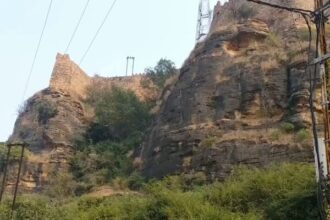 ग्वालियर किले से गिरकर युवक की मौत: प्रेम-प्रसंग में कूदने की आशंका, पुलिस जांच में जुटी