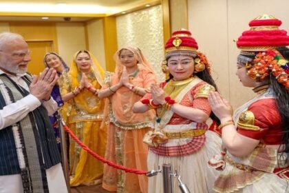 जापानी महिलाओं ने राजस्थानी अंदाज में किया पीएम मोदी का स्वागत, गाए लोकगीत