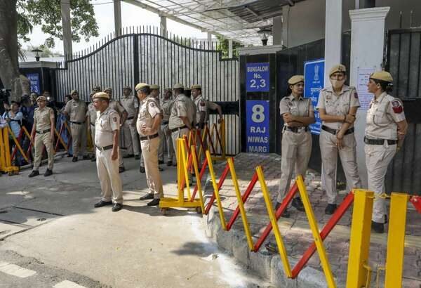 दिल्ली CM रेखा गुप्ता की सुरक्षा में बड़ा बदलाव, जनसुनवाई में तैनात होंगे CRPF जवान