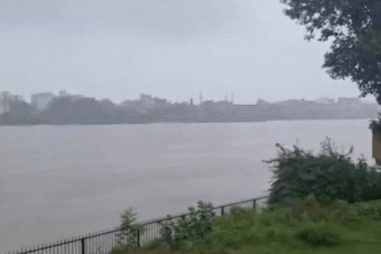 यमुना का जलस्तर खतरे के निशान से 2 फीट नीचे, आगरा में फिलहाल बाढ़ का खतरा नहीं