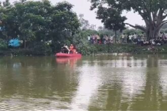 Raipur Breaking: Fear of drowning of a youth in Saddu pond, SDRF and local people are searching