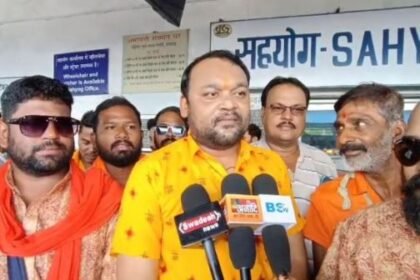 Raigarh: 400 Shiva devotees left for Deoghar with the slogan of Bol Bam