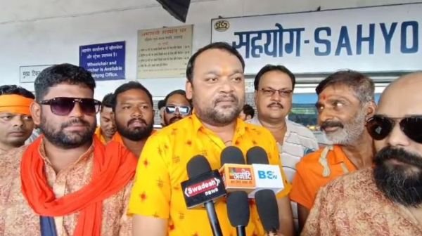 Raigarh: 400 Shiva devotees left for Deoghar with the slogan of Bol Bam