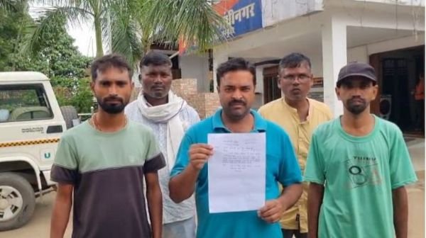 Ambikapur: Theft in PDS shop, thieves fled with rice and gram