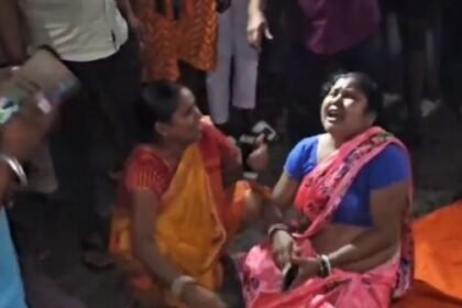 Bokaro: Bike rider dies in road accident, angry people block the road