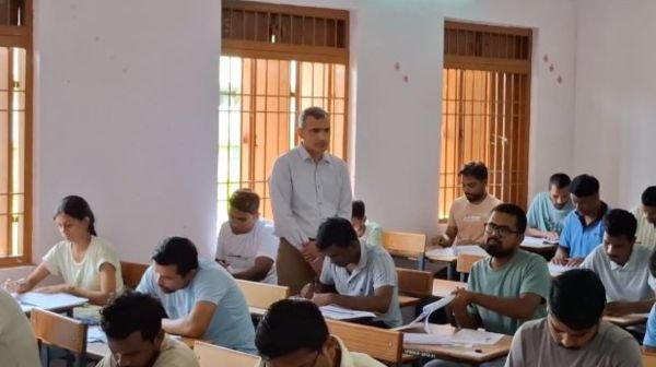 Bemetara: Laboratory attendant recruitment examination successfully conducted by Vyapam