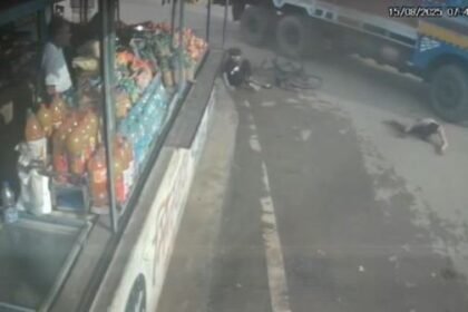 A major accident was averted in Rajim, two youths narrowly escaped being hit by a truck