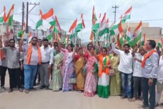 Bharatiya Janata Party workers took out a grand tricolor procession in Korba