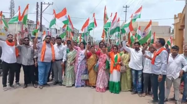 Bharatiya Janata Party workers took out a grand tricolor procession in Korba