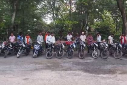 Katghora: Police takes strict action against vehicles without number plates and three passengers