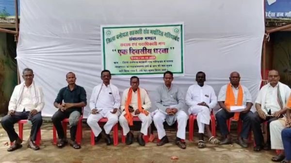 Gariaband forest produce cooperative union in uproar, despite transfer of accountant not relieved from charge