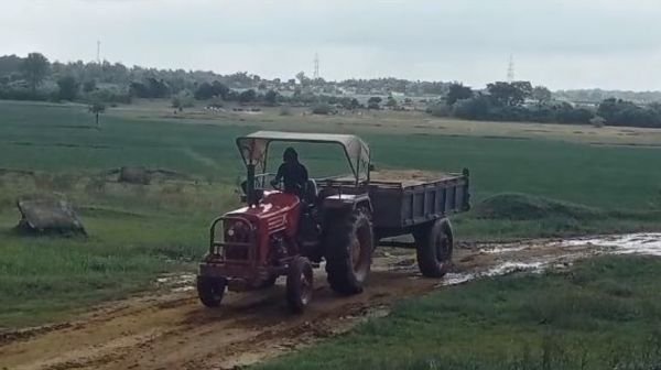 Madhupur: Illegal sand lifting from river ghats openly, administration unaware