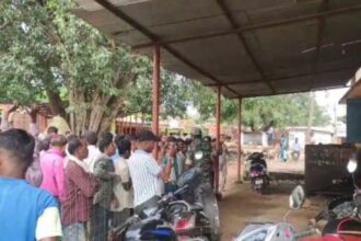 Farmers create ruckus in Kanker due to shortage of fertilizers
