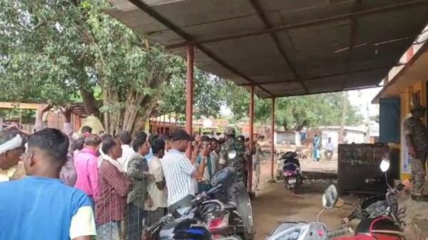 Farmers create ruckus in Kanker due to shortage of fertilizers