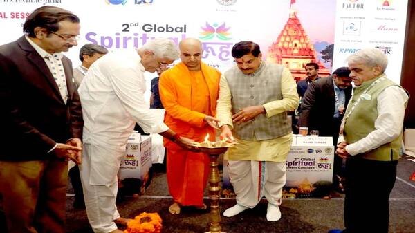सीएम मोहन यादव ने किया वैश्विक आध्यात्मिक पर्यटन सम्मेलन का शुभारंभ, जानें पूरी खबर