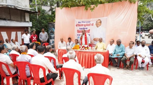 The people of ward 28 gave a grand welcome to Municipal Corporation President Kishan Suryavanshi