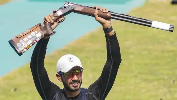 एशियाई शूटिंग चैंपियनशिप 2025: अनंत जीत ने जीता गोल्ड, सौरभ-सुरूचि की जोड़ी ने ब्रॉन्ज पदक