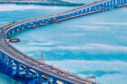 इलेक्ट्रिक वाहनों को टोल टैक्स से मिली बड़ी राहत, मुंबई के अटल सेतु पर अब नहीं देना पड़ेगा शुल्क