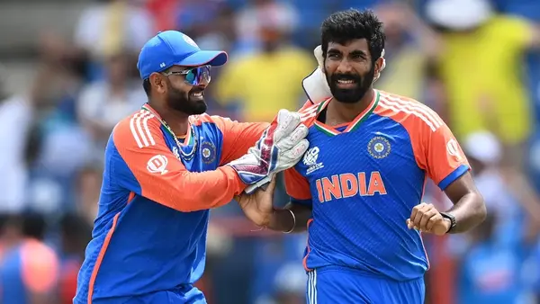 एशिया कप 2025 से बाहर हो सकते हैं ऋषभ पंत, खेलने पर सस्पेंस बरकरार