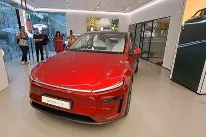दिल्ली में खुला टेस्ला का दूसरा शोरूम: अब राजधानी से भी खरीद सकेंगे इलेक्ट्रिक कारें, जानें खास बातें