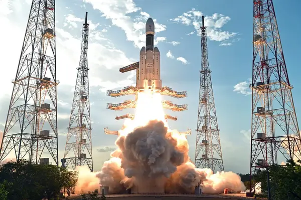 बिना नेटवर्क भी चलेगा इंटरनेट और लगेंगे कॉल ISRO का ब्लॉक-2 ब्लू बर्ड लॉन्च के लिए तैयार
