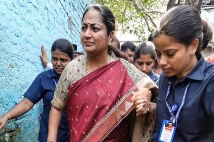 दिल्ली CM रेखा गुप्ता पर हमला: जनसुनवाई के दौरान अफरा-तफरी, आरोपी गिरफ्तार