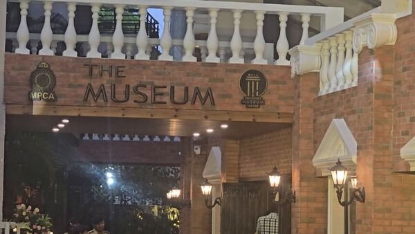 इंदौर में एमपी का पहला क्रिकेट म्यूजियम: ब्रैडमैन के बैट से लेकर कोहली की जर्सी तक सब शामिल