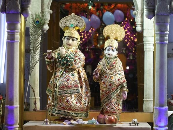 ग्वालियर गोपाल मंदिर: जन्माष्टमी पर 100 करोड़ के गहनों से सजे राधा-कृष्ण, सुरक्षा में 200 जवान