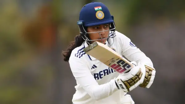 ऑस्ट्रेलिया के खिलाफ राघवी विष्ट की दमदार पारी, टीम को संकट से निकाला लेकिन शतक से चूकीं