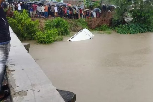 गोंडा में भीषण सड़क हादसा: सरयू नहर में गिरी बोलेरो, 11 श्रद्धालुओं की मौत