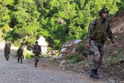 LoC पर फिर अलर्ट! पुंछ में 6 ड्रोन देखे गए, सेना ने तुरंत चलाया ऑपरेशन