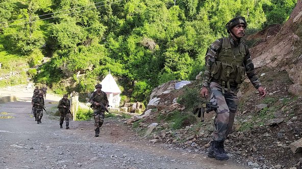 LoC पर फिर अलर्ट! पुंछ में 6 ड्रोन देखे गए, सेना ने तुरंत चलाया ऑपरेशन