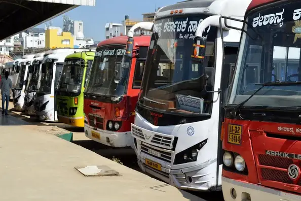 कर्नाटक में बस हड़ताल 2025: ड्राइवर और कंडक्टर समेत सभी कर्मचारी हड़ताल पर, यात्रियों को भारी परेशानी